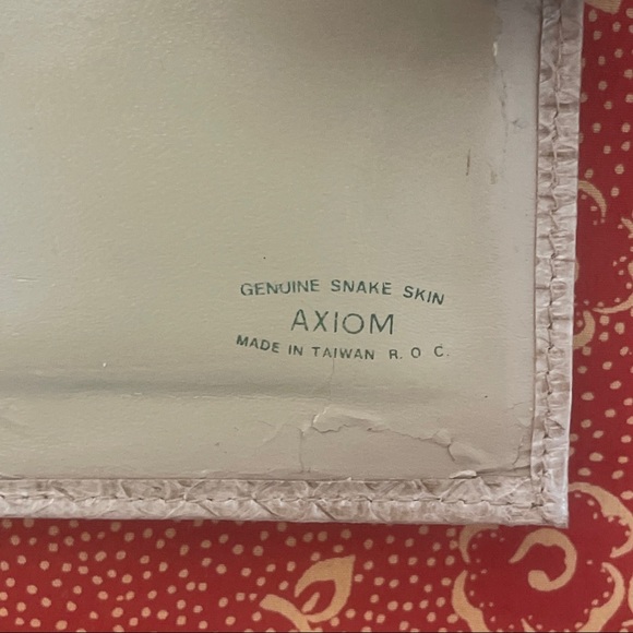 Vintage SnakeSkin Wallet - Picture 7 of 11